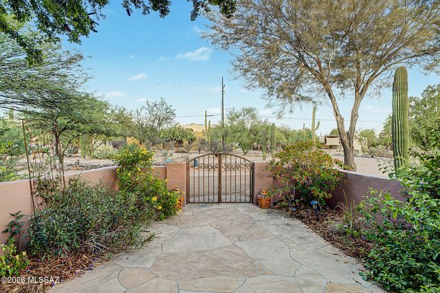8831 N Rasmussen Avenue, Tucson, AZ 85742