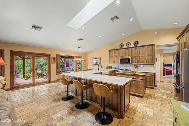 8831 N Rasmussen Avenue, Tucson, AZ 85742