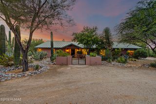 8831 N Rasmussen Avenue, Tucson, AZ 85742