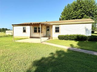 7040 Pine Tree Drive, Lexington, OK 73051