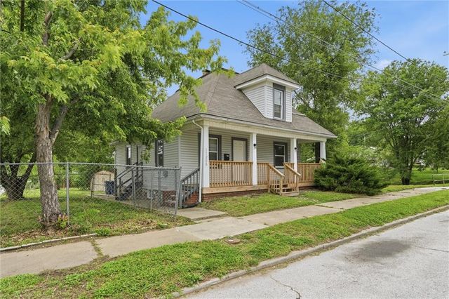 11208 Chicago Avenue, Sugar Creek, MO 64054