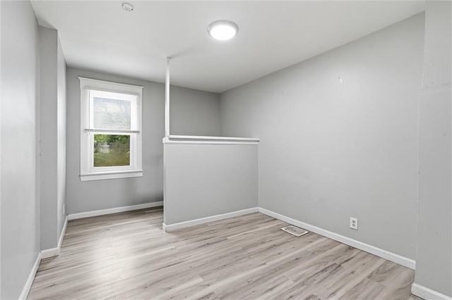 11208 Chicago Avenue, Sugar Creek, MO 64054