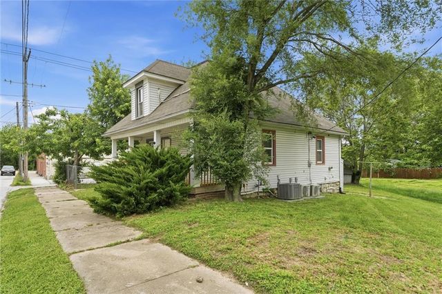 11208 Chicago Avenue, Sugar Creek, MO 64054