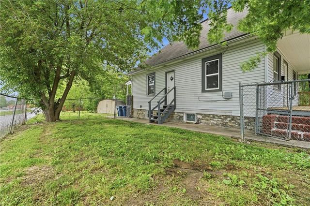 11208 Chicago Avenue, Sugar Creek, MO 64054