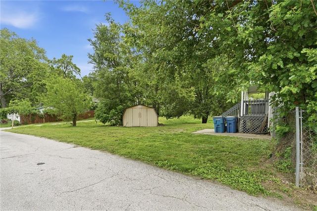 11208 Chicago Avenue, Sugar Creek, MO 64054