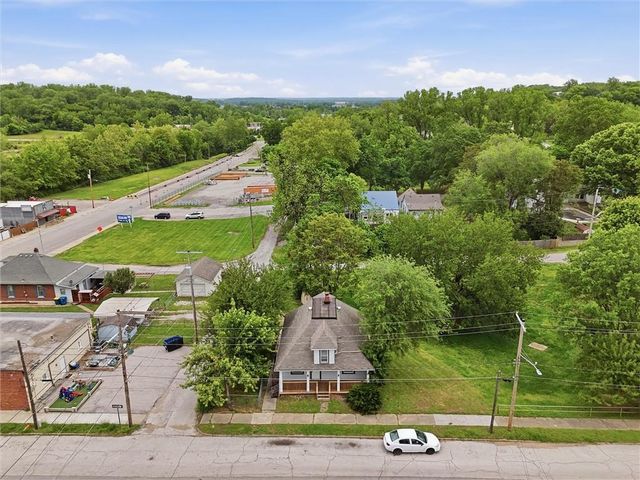 11208 Chicago Avenue, Sugar Creek, MO 64054