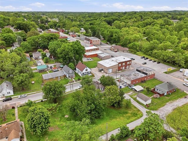 11208 Chicago Avenue, Sugar Creek, MO 64054