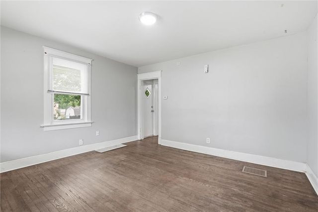 11208 Chicago Avenue, Sugar Creek, MO 64054