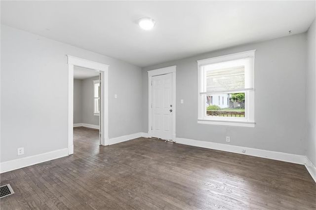 11208 Chicago Avenue, Sugar Creek, MO 64054