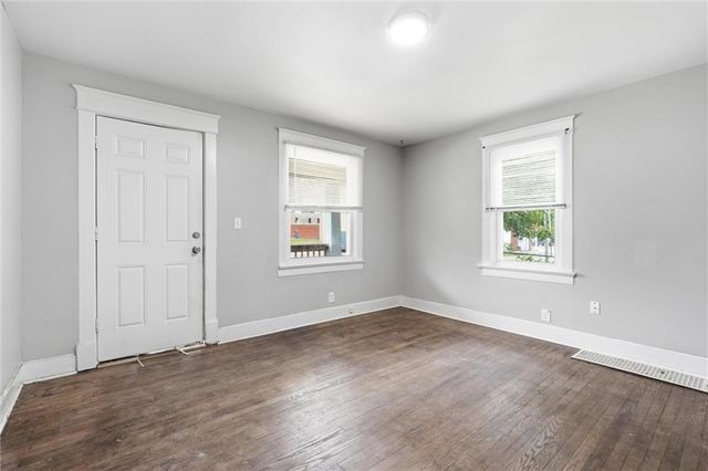 11208 Chicago Avenue, Sugar Creek, MO 64054
