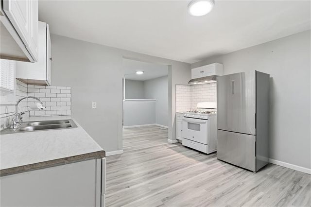 11208 Chicago Avenue, Sugar Creek, MO 64054