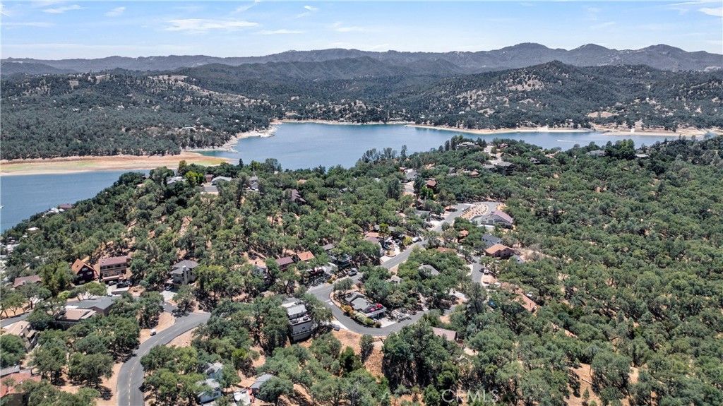 Image 9 of property listing at 8676 Landlubber Lane, Bradley, CA 93426