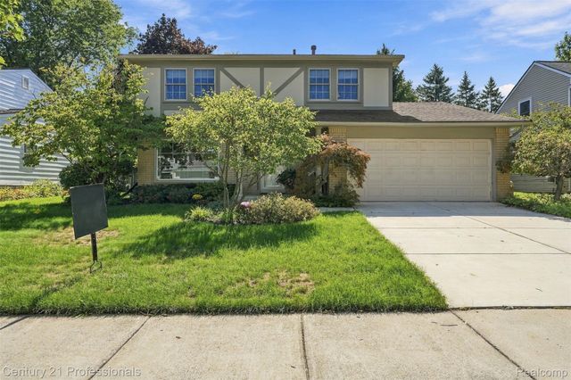 41827 Ridge Road E, Novi, MI 48375