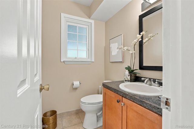 41827 Ridge Road E, Novi, MI 48375