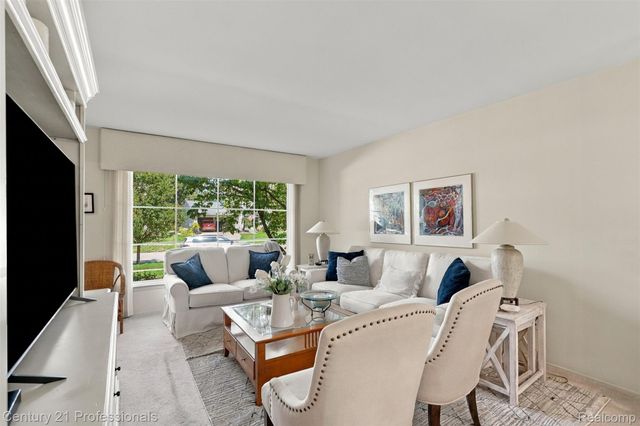 41827 Ridge Road E, Novi, MI 48375