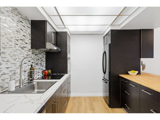 2211 Sw 1ST Ave 303, Portland, OR 97201