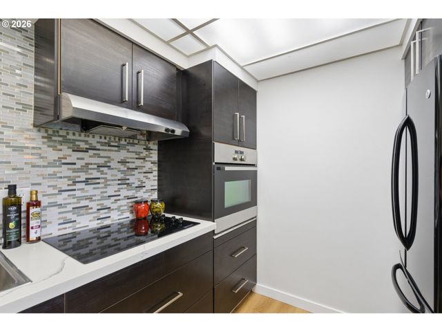 2211 Sw 1ST Ave 303, Portland, OR 97201