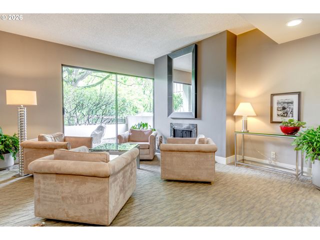 2211 Sw 1ST Ave 303, Portland, OR 97201