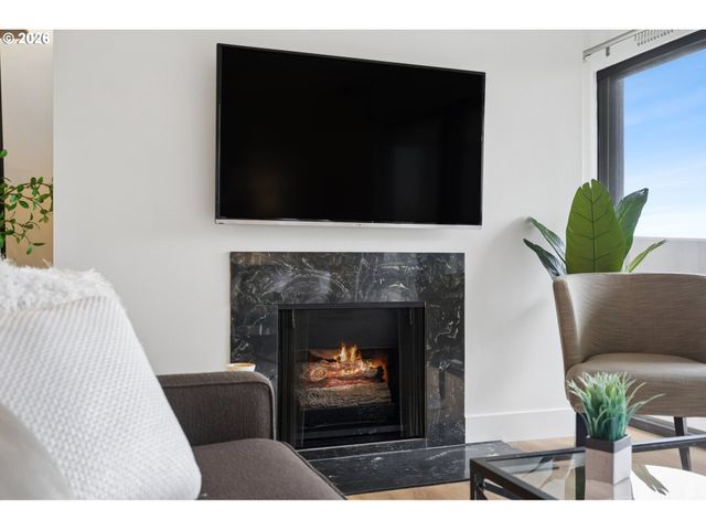 2211 Sw 1ST Ave 303, Portland, OR 97201