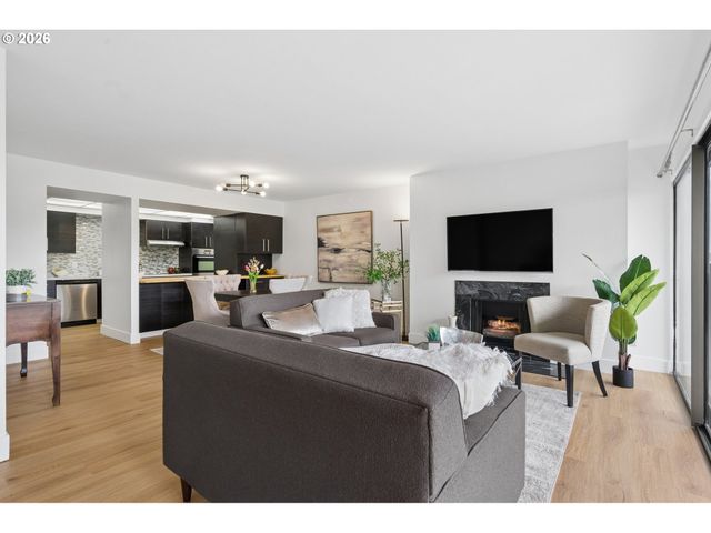 2211 Sw 1ST Ave 303, Portland, OR 97201