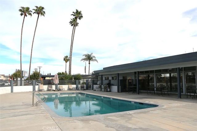 432 S Harbor 135, Santa Ana, CA 92704