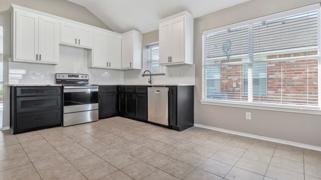 527 Alameda Avenue, Duncanville, TX 75137