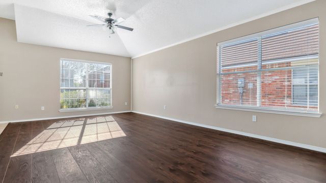 527 Alameda Avenue, Duncanville, TX 75137