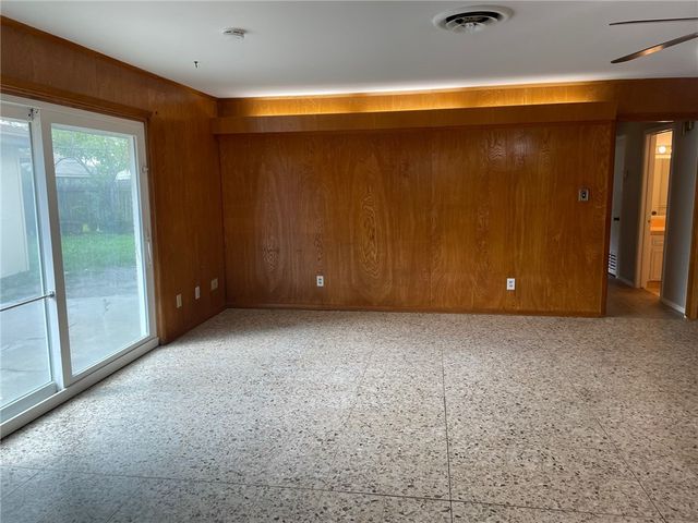 417 Montclair Dr, Corpus Christi, TX 78412