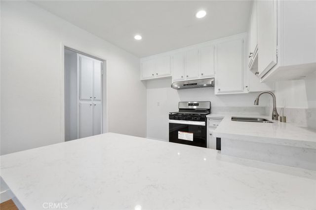 2613 W Aurora 2, Santa Ana, CA 92704
