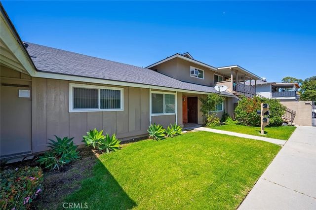2613 W Aurora 2, Santa Ana, CA 92704