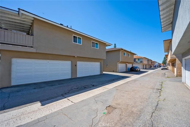 2613 W Aurora 2, Santa Ana, CA 92704