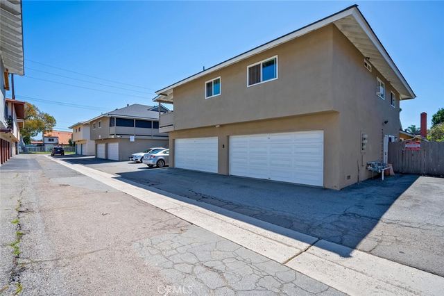 2613 W Aurora 2, Santa Ana, CA 92704