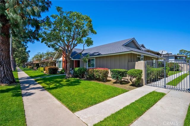 2613 W Aurora 2, Santa Ana, CA 92704