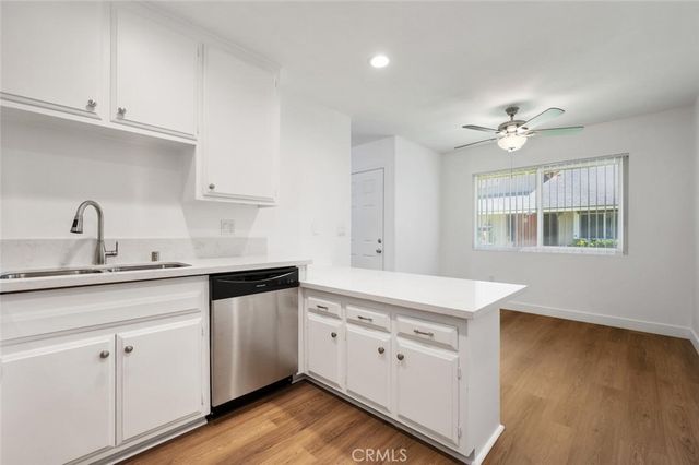 2613 W Aurora 2, Santa Ana, CA 92704