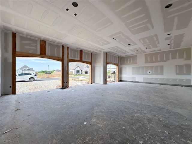 6557 Courtland Avenue, Springdale, AR 72762
