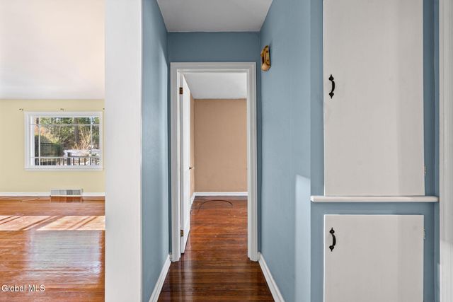 27 Dresden Court, Guilderland, NY 12203