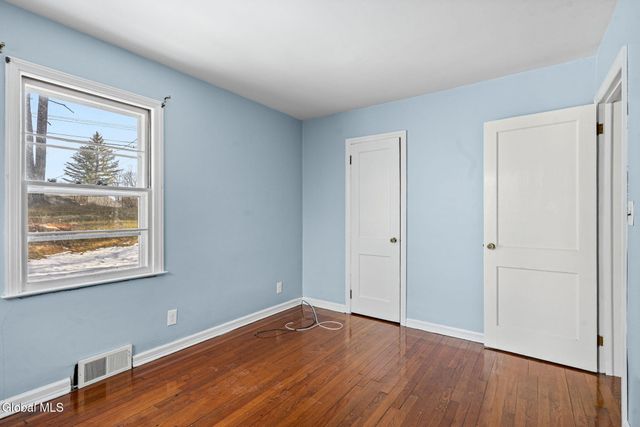 27 Dresden Court, Guilderland, NY 12203