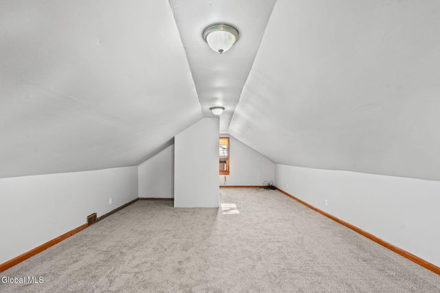 27 Dresden Court, Guilderland, NY 12203