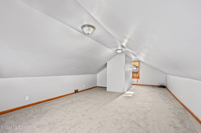 27 Dresden Court, Guilderland, NY 12203