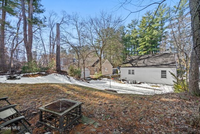 27 Dresden Court, Guilderland, NY 12203