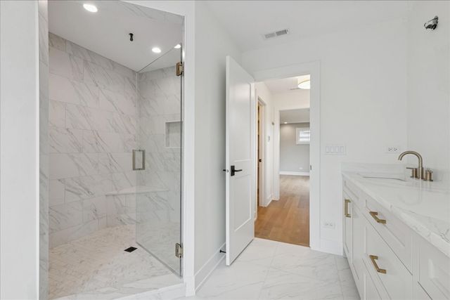 153 S Kenmore Avenue, Elmhurst, IL 60126