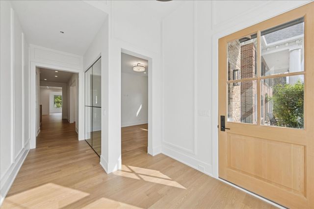 153 S Kenmore Avenue, Elmhurst, IL 60126