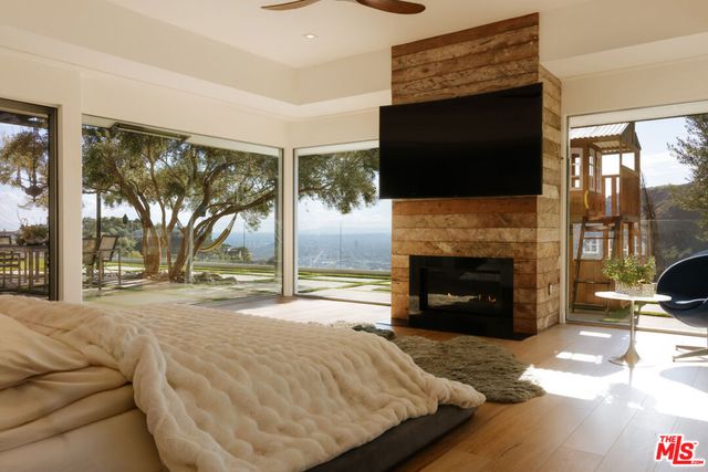 2402 Carman Crest Drive, Los Angeles, CA 90068