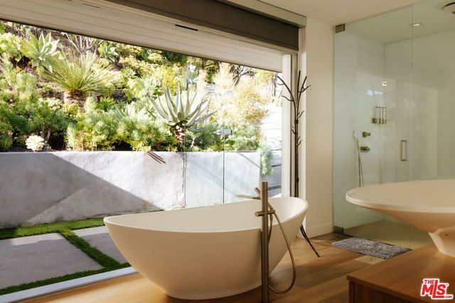 2402 Carman Crest Drive, Los Angeles, CA 90068