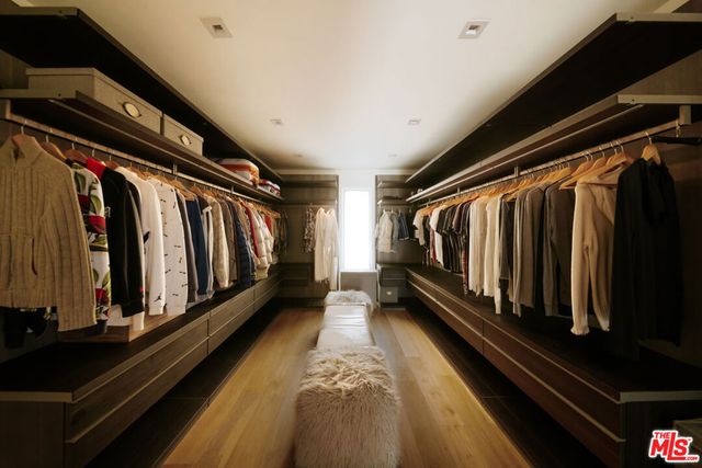 2402 Carman Crest Drive, Los Angeles, CA 90068