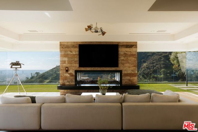 2402 Carman Crest Drive, Los Angeles, CA 90068