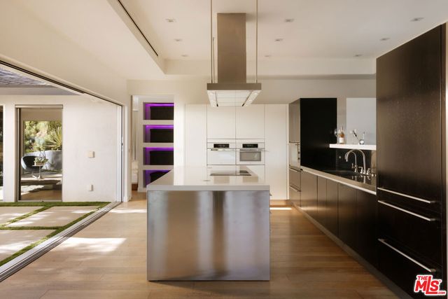 2402 Carman Crest Drive, Los Angeles, CA 90068