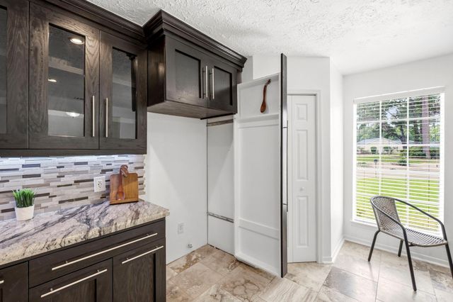 25514 Lancewood Drive, Spring, TX 77373