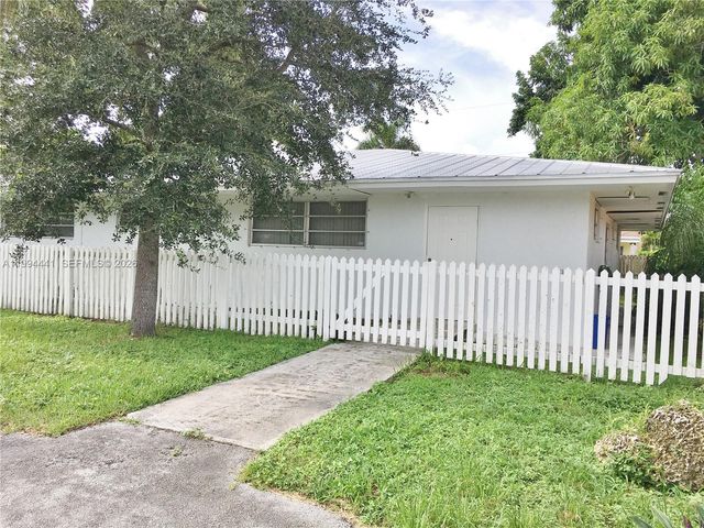 5831 SW 62nd St WEST, Miami, FL 33143