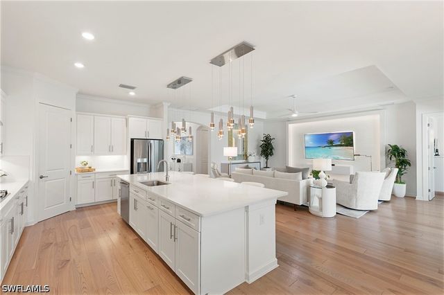 3135 Heather Glen CT, Naples, FL 34114